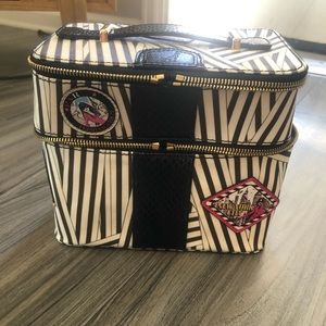 Henri Bendel Travel Cosmetic Case
